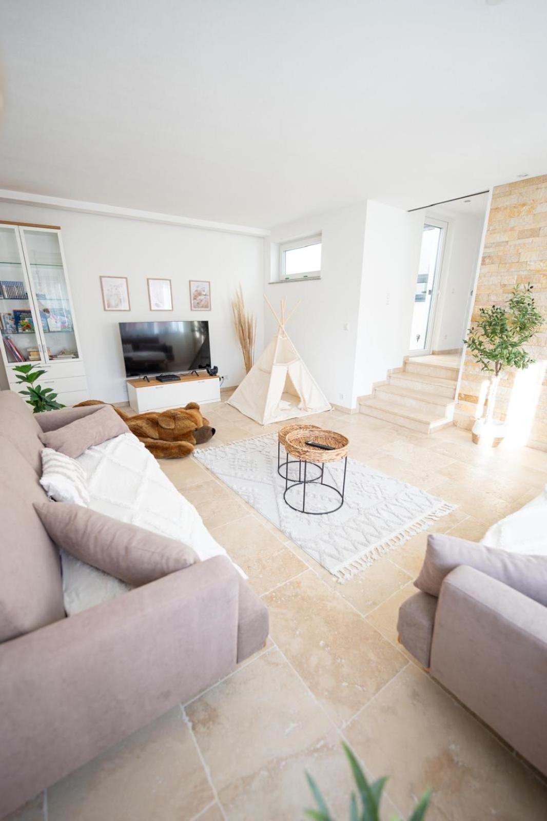 -Stadthaus Ida- Mit Grosser Dachterasse, Am Schlosspark, Luftkurort Kisslegg, Boxspringbetten, Kaffeevollautomat, Smarttv, Familienfreundlich, Grosszuegig, Zentral Buitenkant foto